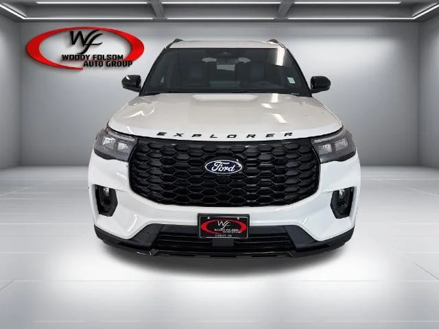 New 2027 Star White Metallic Tri-Coat Ford ST-Line image 21