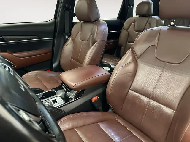 Used 2023 Black Kia SX image 9