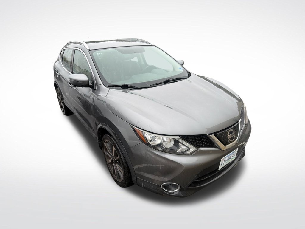 Used 2018 Gun Metallic Nissan SL image 2