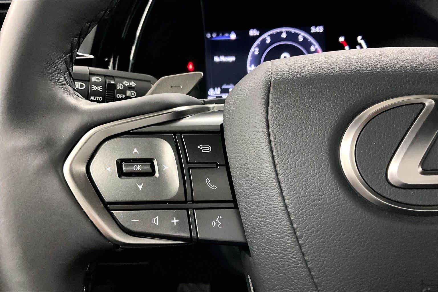 Certified Used 2024 Wind Chill Pearl Lexus Premium image 23