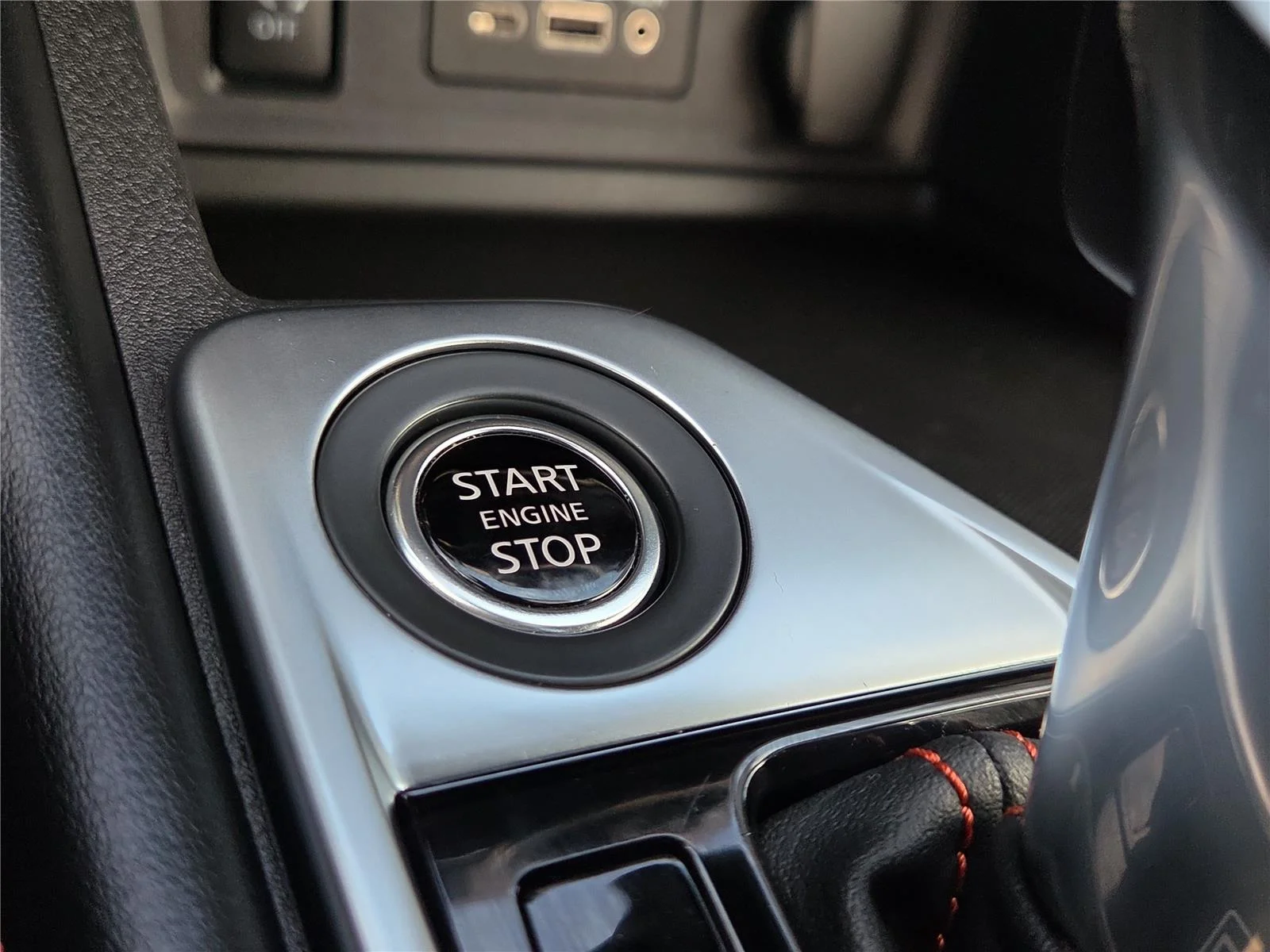 Used 2024 Atlantic Gray Metallic/Super Black Nissan SR image 6