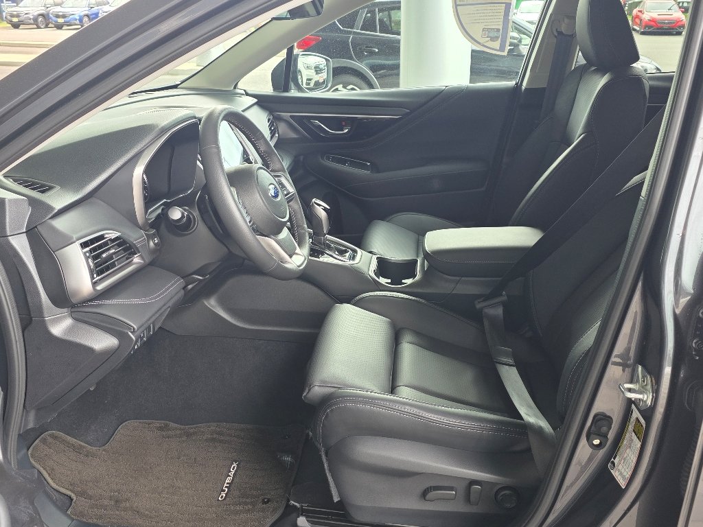 Used 2025 Magnetite Gray Metallic Subaru Limited image 34
