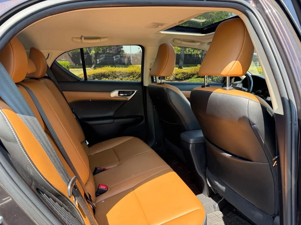 Used 2016 Pearl Lexus 200h image 21