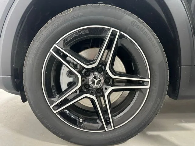 New 2026 Night Black Mercedes-Benz GLB 250 image 22