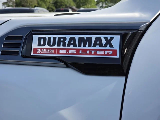 Used 2025 Summit White GMC AT4 image 9