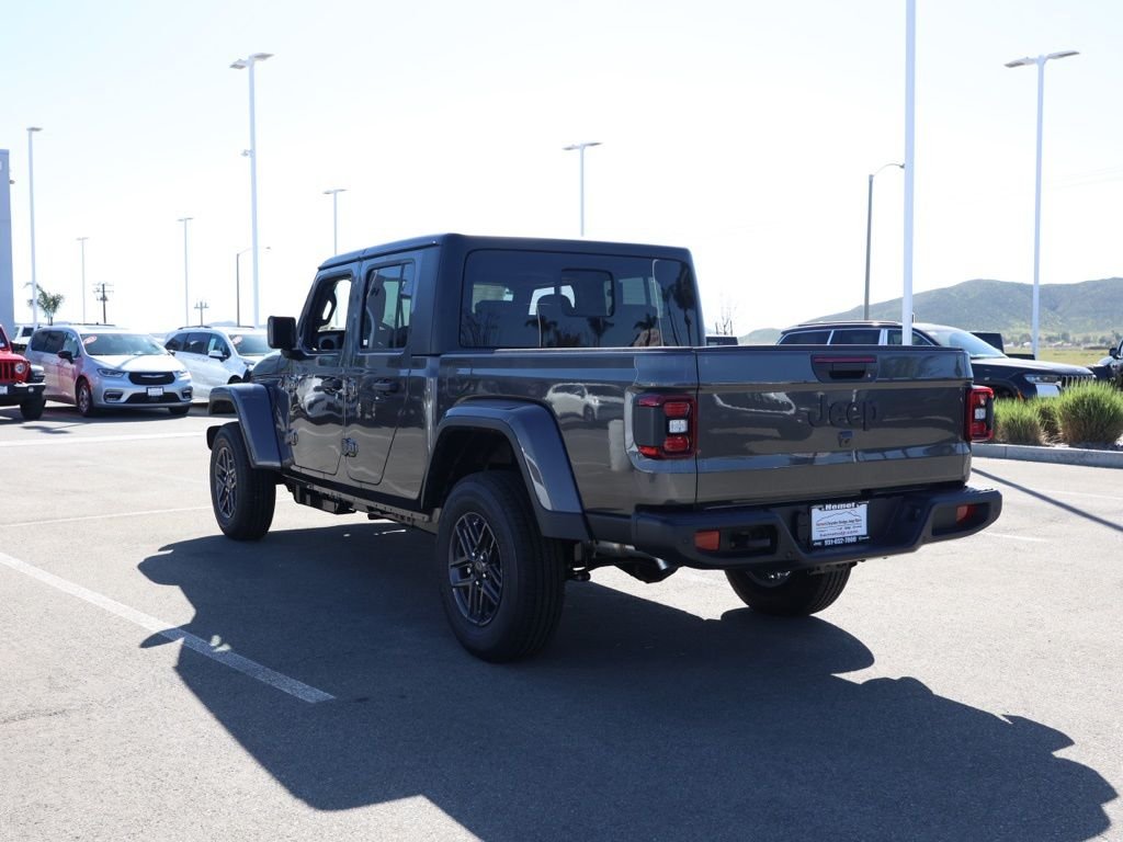 New 2026 Granite Crystal Metallic Clear-Coat Exterior Paint Jeep Sport S image 5