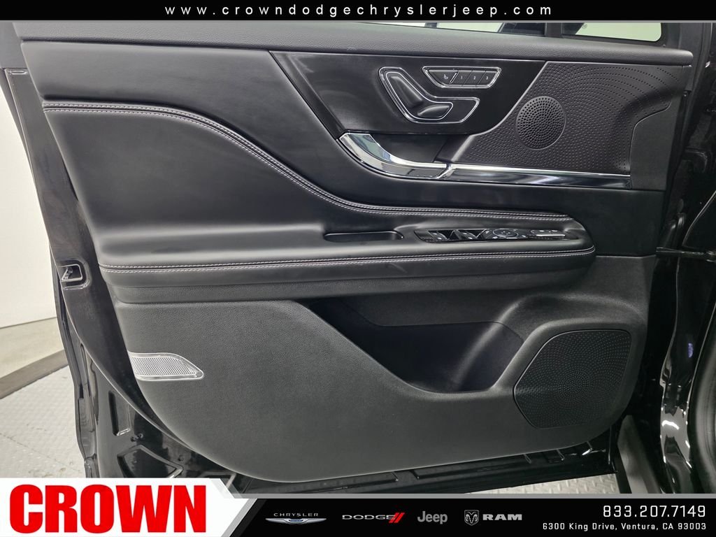 Used 2024 Black Lincoln Grand Touring image 27