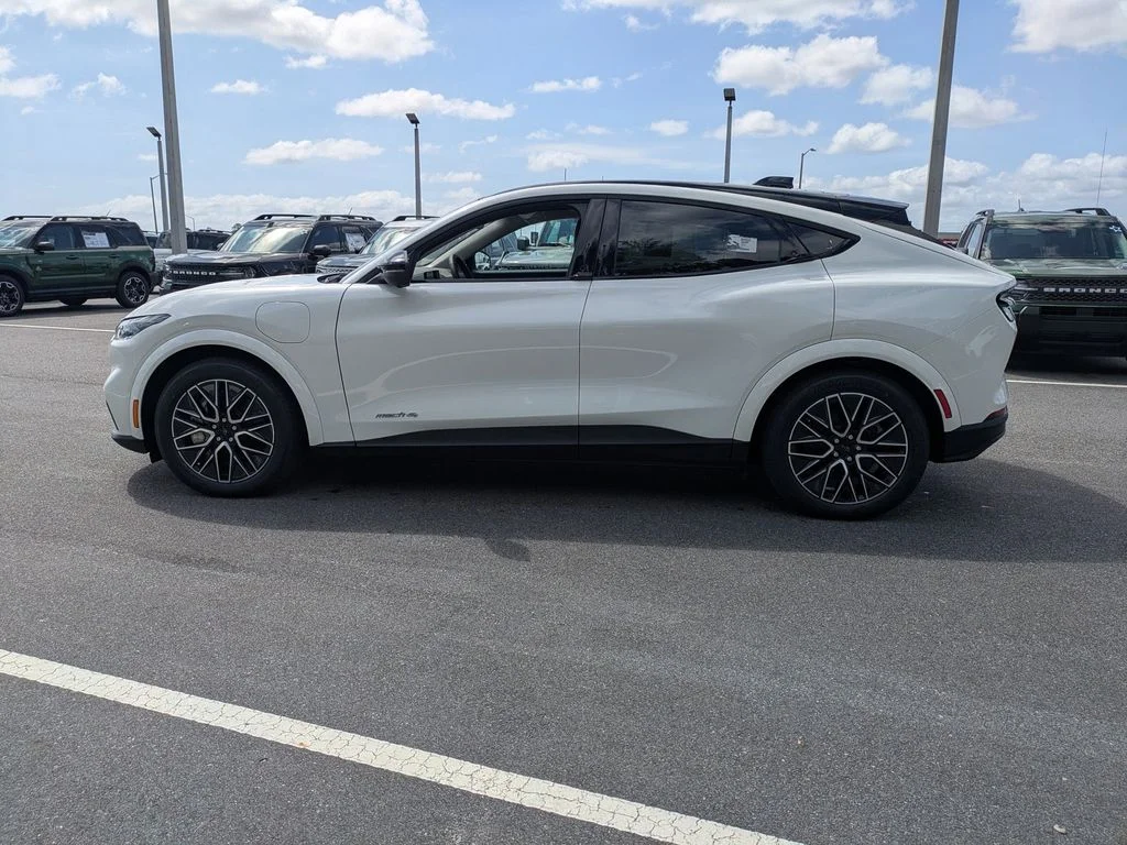 New 2026 Star White Metallic Tri-coat Ford Premium image 7