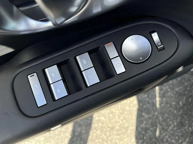 2026 Hyundai IONIQ 9 SE - Photo 17