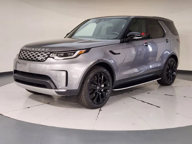 2026 Land Rover Discovery P300 S's photo