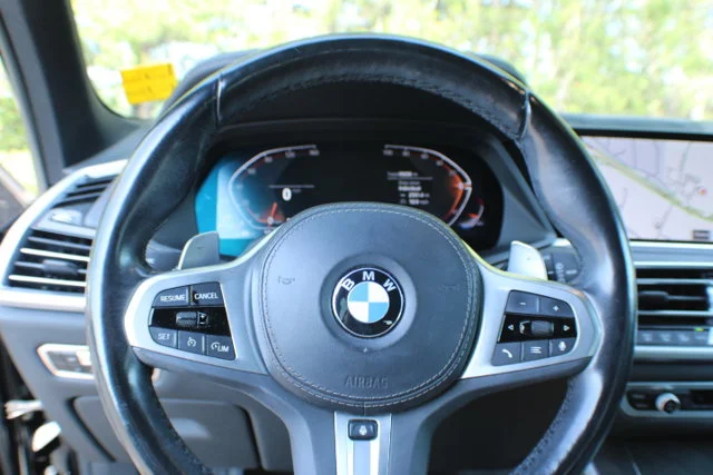 Used 2023 Black Sapphire Metallic BMW xDrive40i image 9