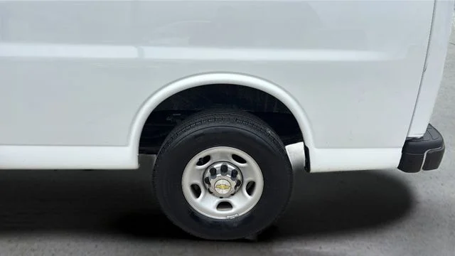 Used 2024 White Chevrolet LT image 29