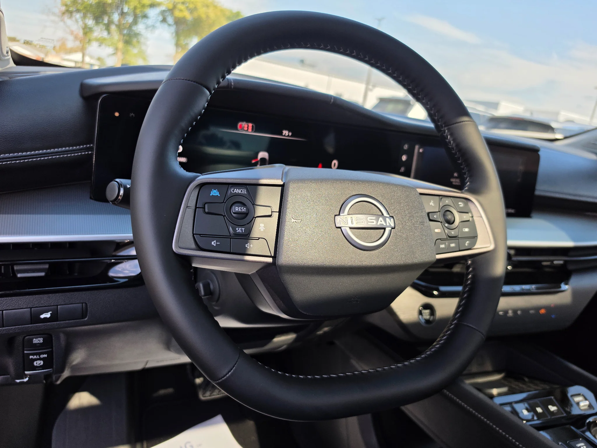 New 2027 Champagne Silver Metallic Nissan Platinum image 10
