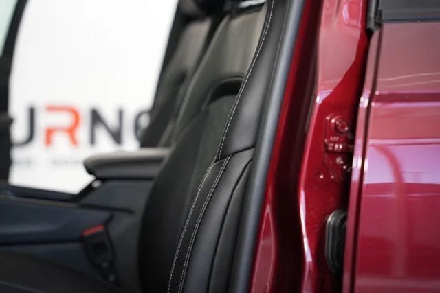 New 2025 Velvet Red Pearl-Coat Exterior Paint Jeep Altitude X image 26