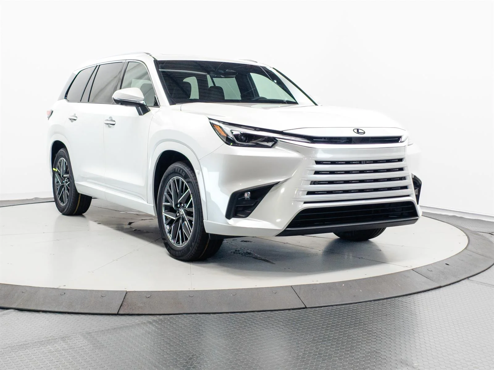 New 2026 Wind Chill Pearl (089) Lexus Premium image 1