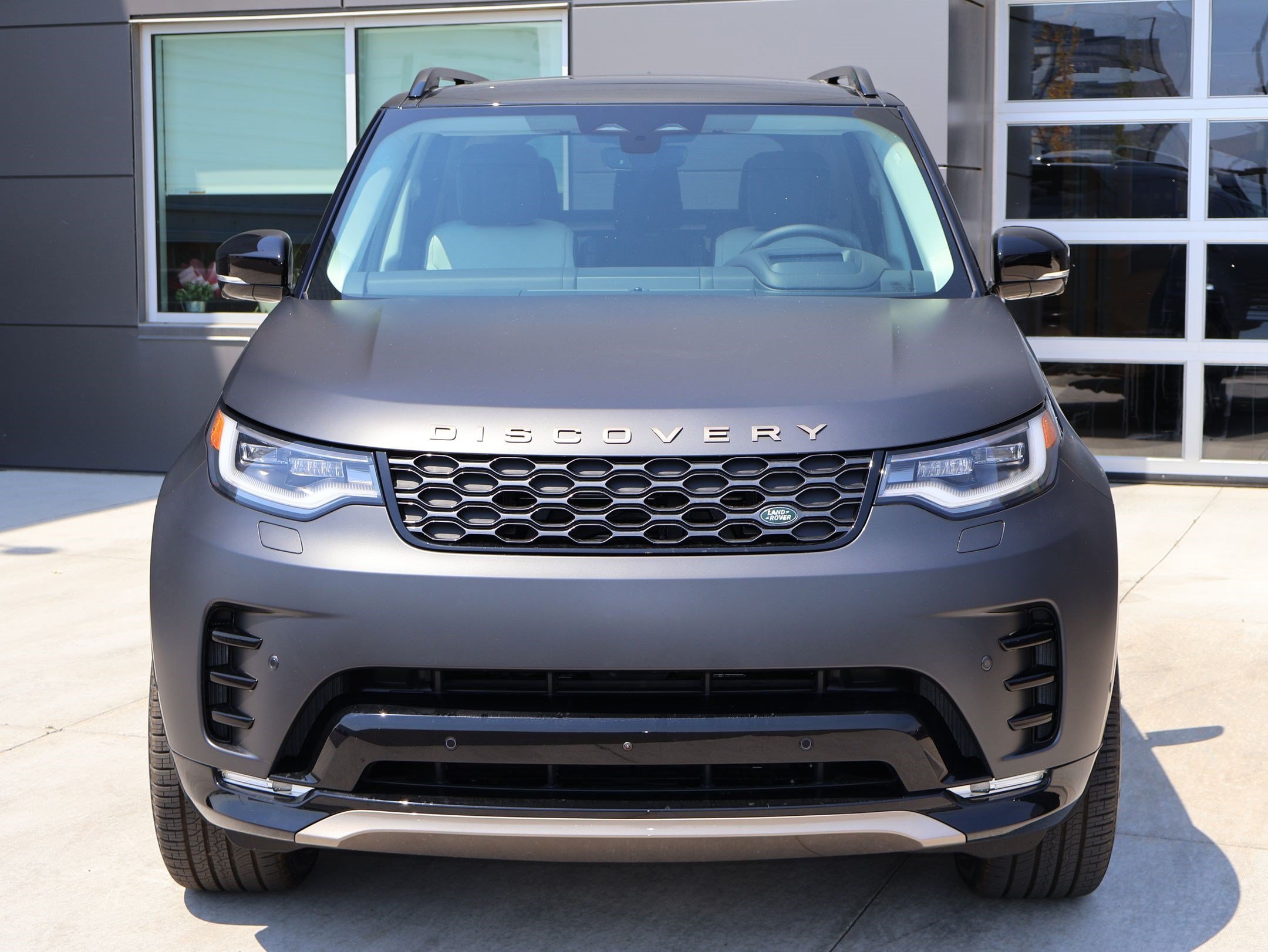 New 2026 Carpathian Grey LAND ROVER Gemini Edition image 2