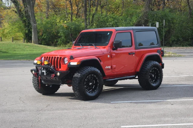 Used 2019 Red Jeep Sport image 18