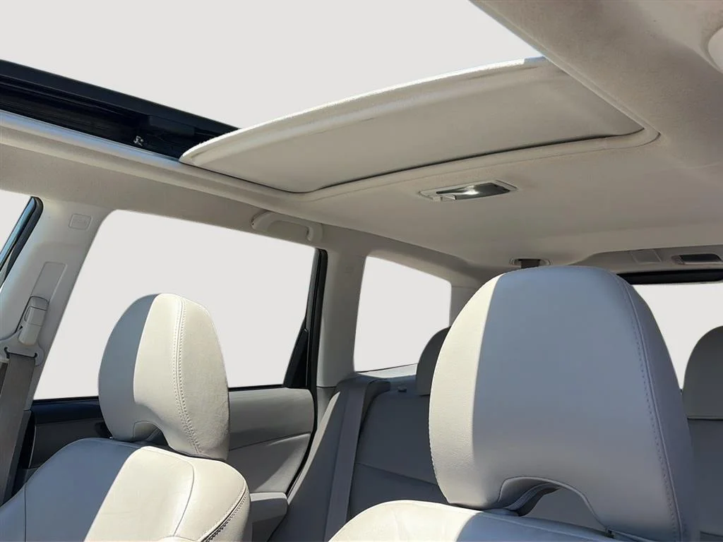 Used 2011 Green Subaru 2.5X Limited image 3