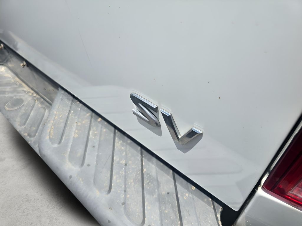 Used 2016 Glacier White Nissan SV image 15