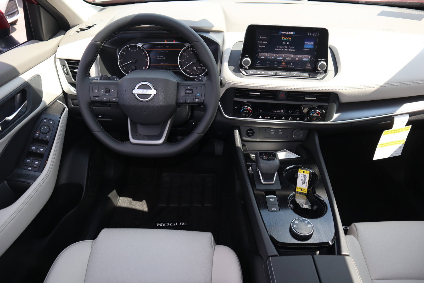 2026 Nissan Rogue SV - Photo 11