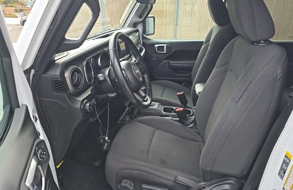 Used 2022 White Jeep Unlimited Sport S image 5