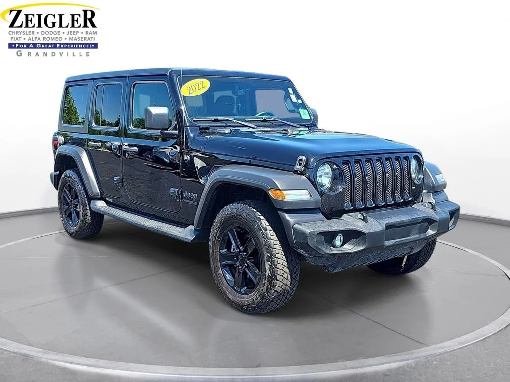 Used 2022 Black Jeep Unlimited Sport Altitude image 3