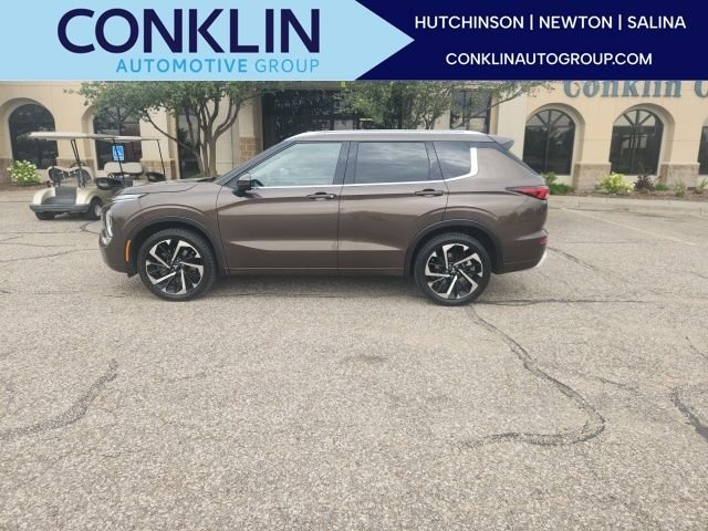Used 2022 Brown Mitsubishi SEL image 1