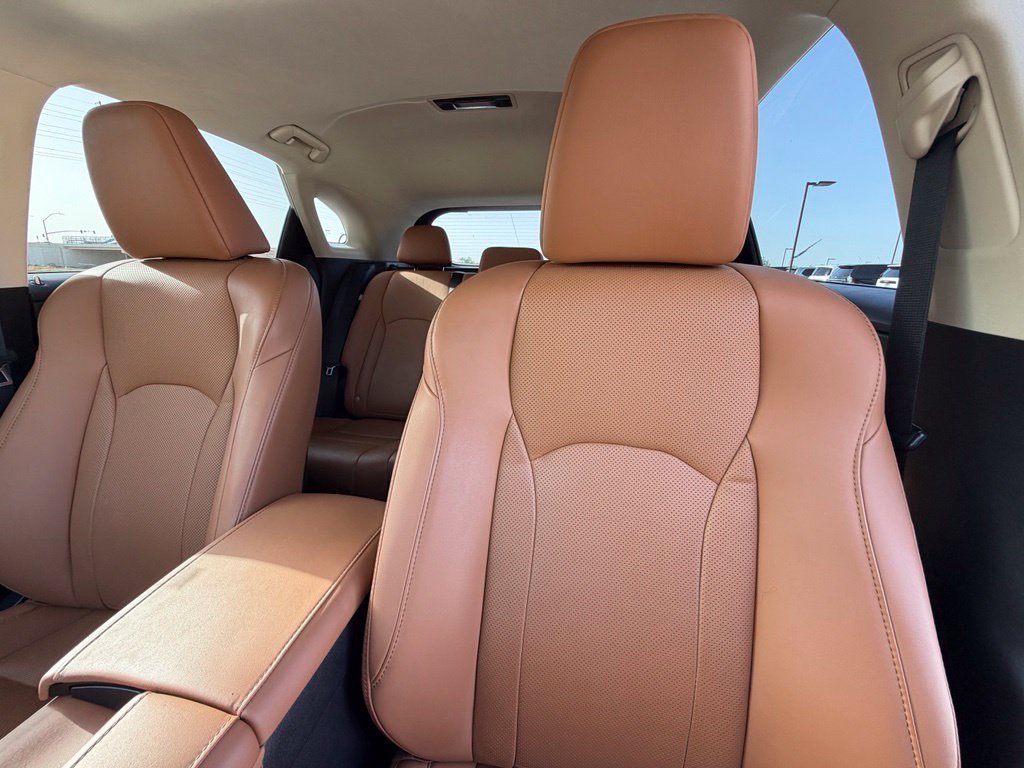 Used 2021 White Lexus 350 image 8