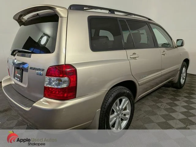 Used 2006 Gold Toyota Limited image 5