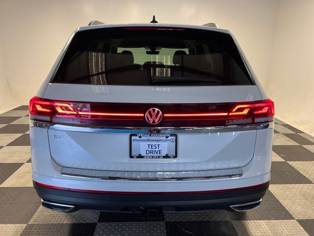 New 2026 White Volkswagen 2.0T SE w/Technology image 4