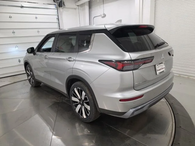 2026 Mitsubishi Outlander SE - Photo 6