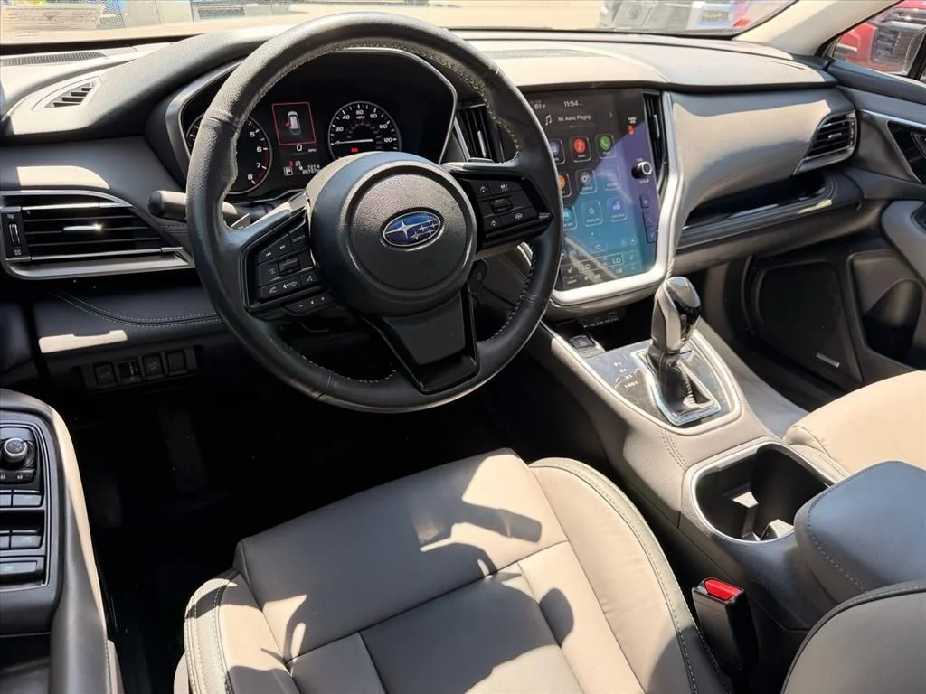 Used 2025 White Subaru Onyx Edition XT image 7