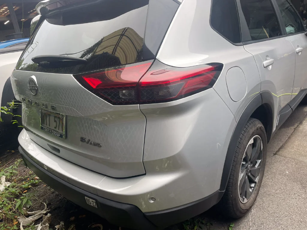 Used 2024 Silver Nissan SV image 5