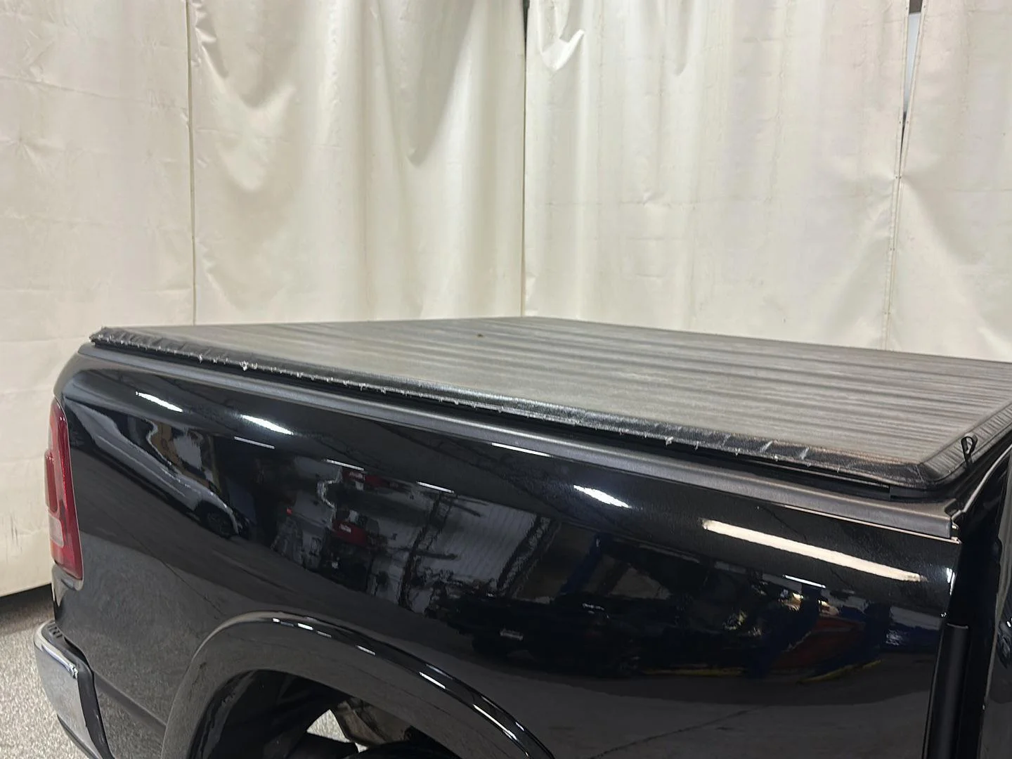 Used 2019 Diamond Black Crystal Pearlcoat Ram Laramie image 14