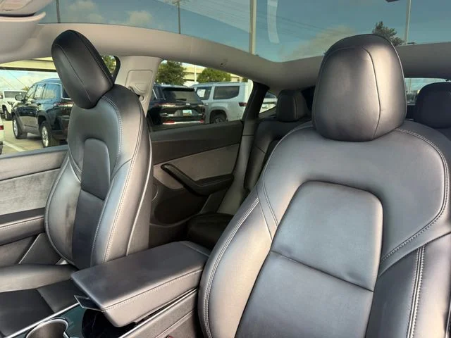 Used 2020 Solid Black Tesla Long Range image 12