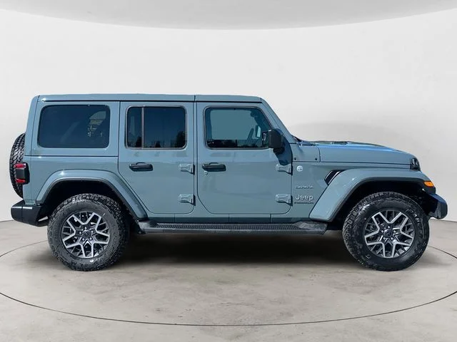 Used 2024 Gray Jeep Sahara image 4
