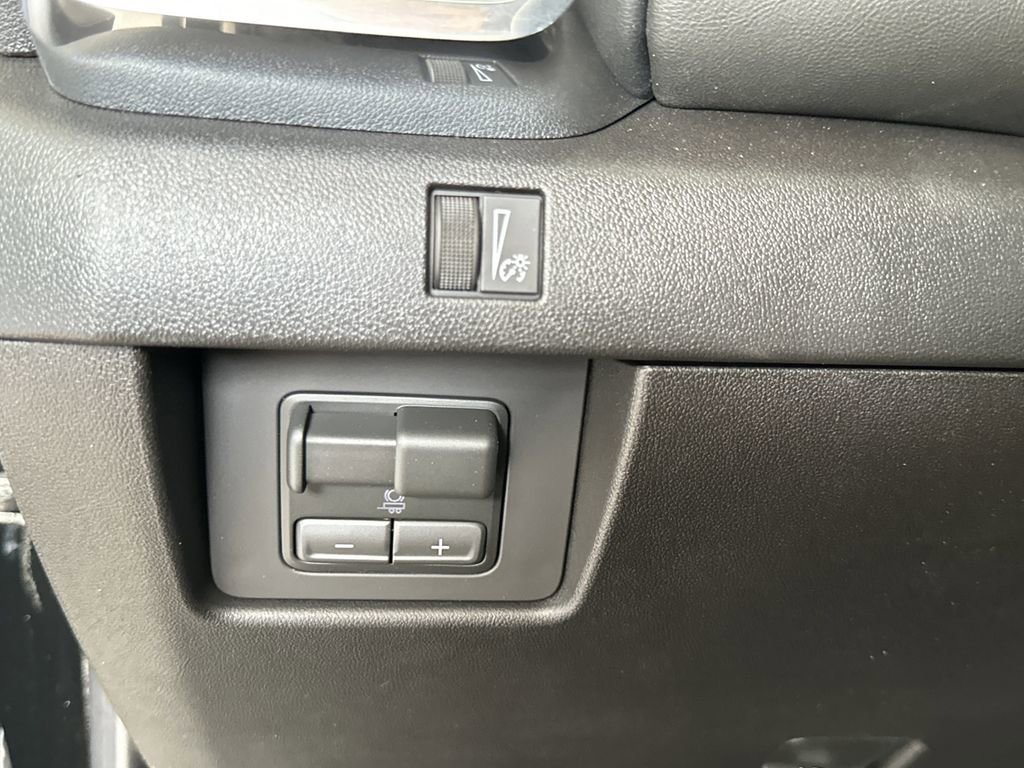 New 2026 Onyx Black GMC Elevation image 17