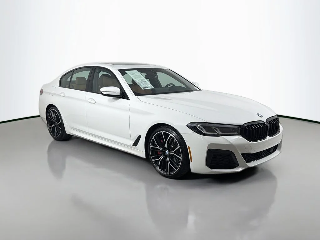 Used 2022 White BMW 530i image 3
