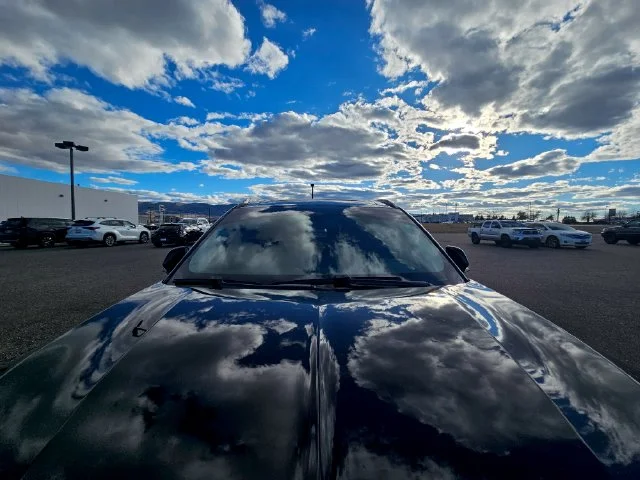 Used 2024 Black Metallic Lincoln Reserve image 4