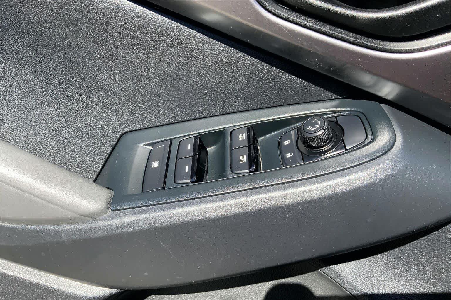 Used 2025 Sapphire Blue Pearl Subaru  image 29