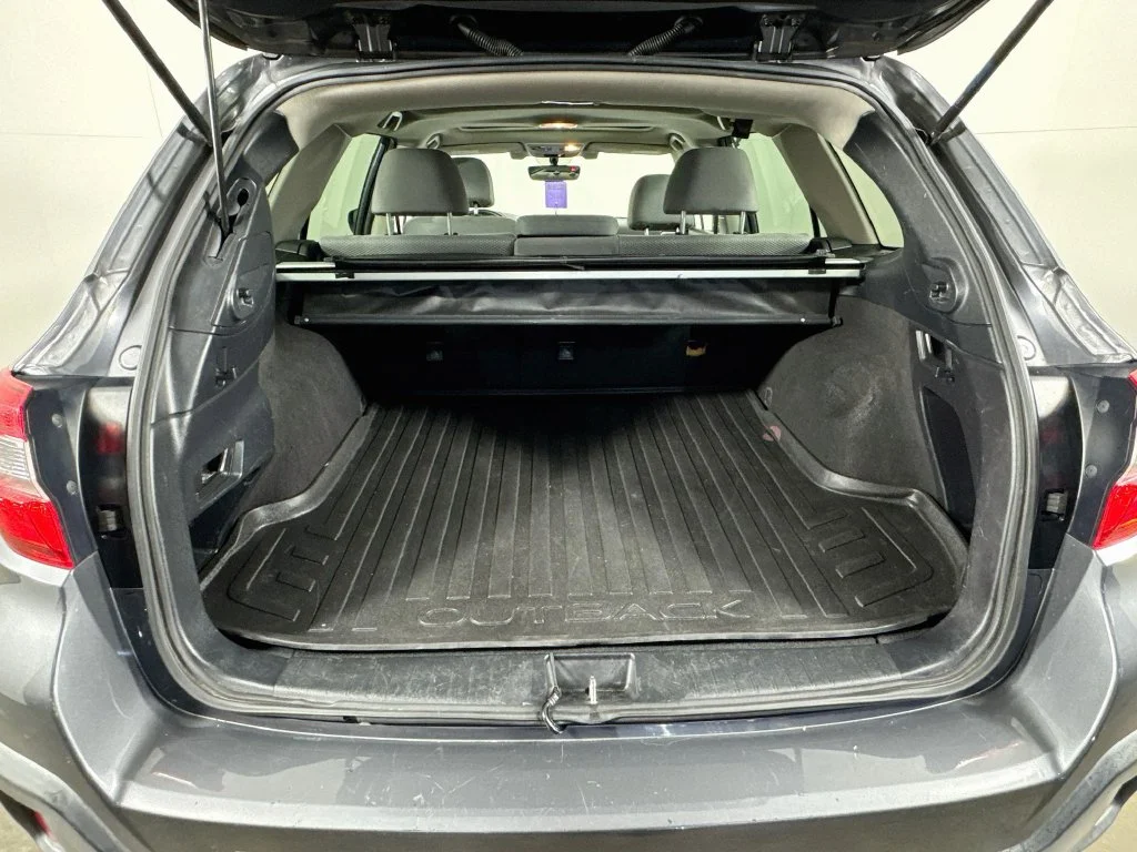 Used 2019 Gray Subaru 2.5i Premium image 31