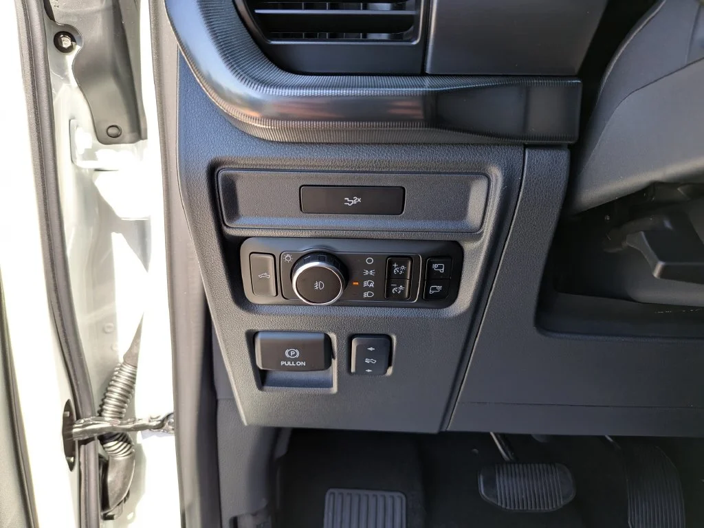 New 2026 Star White Metallic Tri-Coat Ford Lariat® image 28