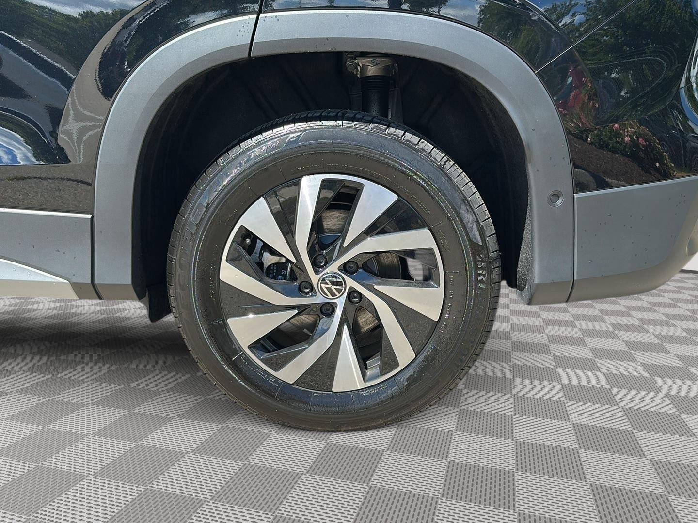 New 2026 Deep Black Pearl Volkswagen S image 12