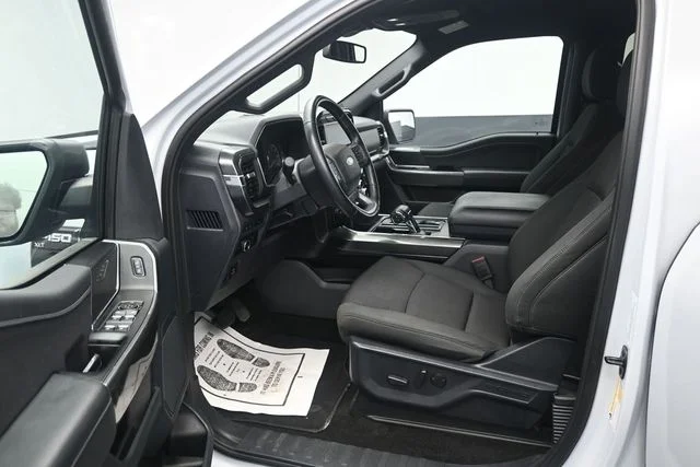 Certified Used 2022 White Metallic Ford XLT image 38