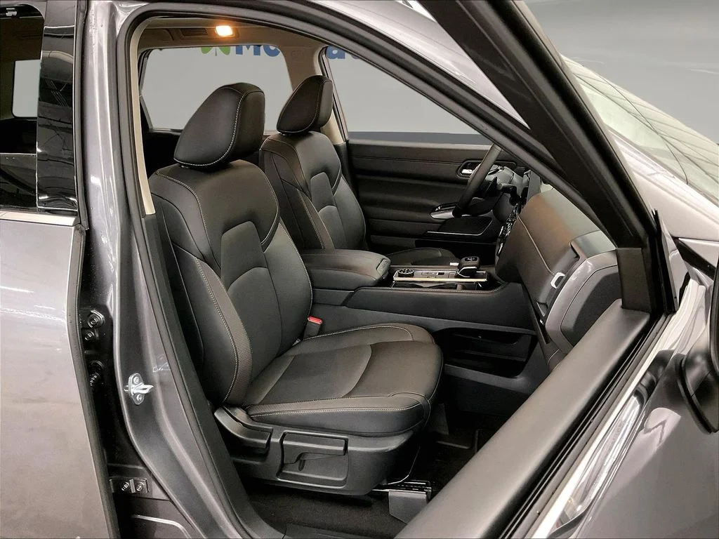 Used 2026 Gray Nissan SL image 10