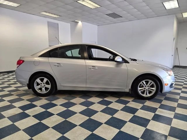 Used 2016 SILVER ICE METALLIC Chevrolet LT image 9