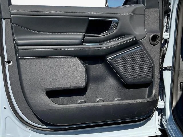 New 2027 Glacier Gray Metallic Tri-Coat Ford MAX Platinum image 74