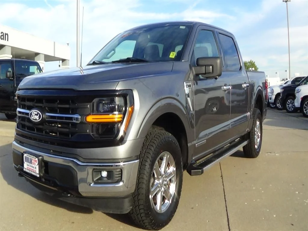 Certified Used 2024 Carbonized Gray M7 Ford XLT image 2