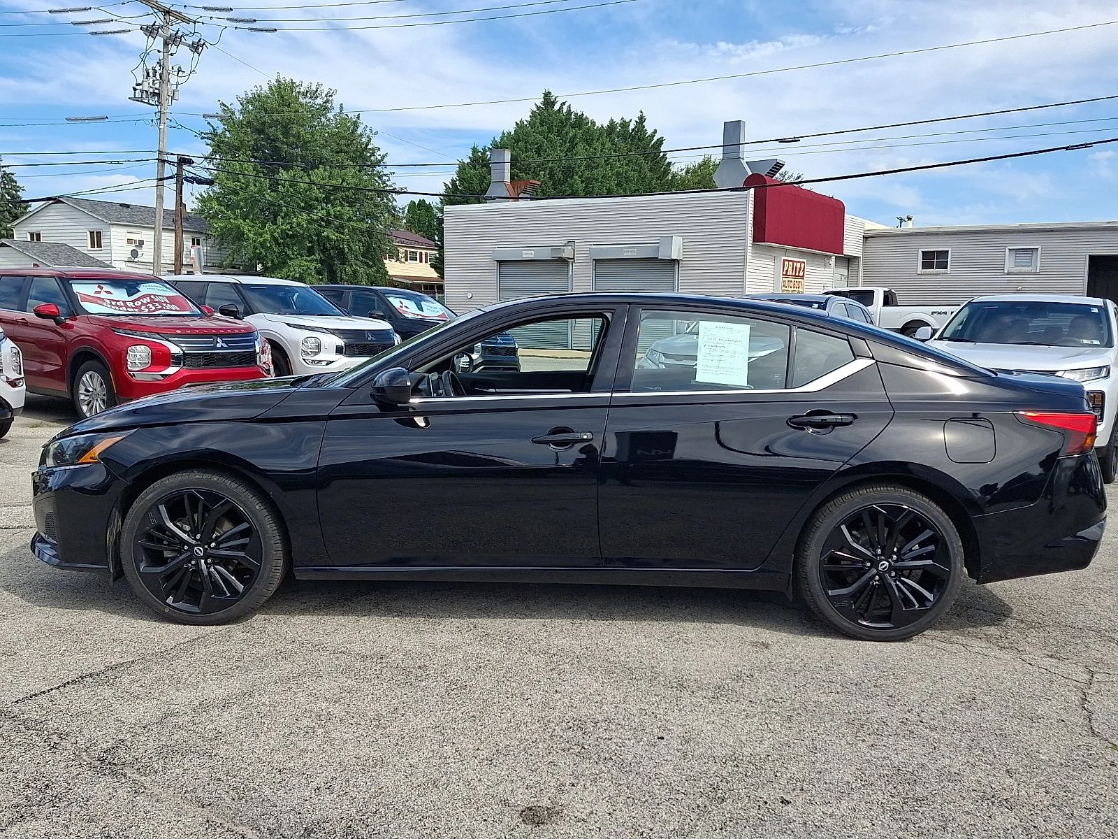 Used 2025 Black Nissan 2.5 SR image 5