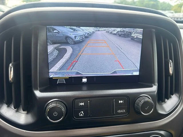 Used 2021 White GMC AT4 w/Leather image 21